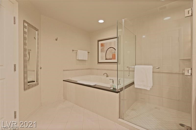 125 East Harmon Avenue 1815, 3 Rooms Rooms,1 BathroomBathrooms,Residential,Harmon,556367626