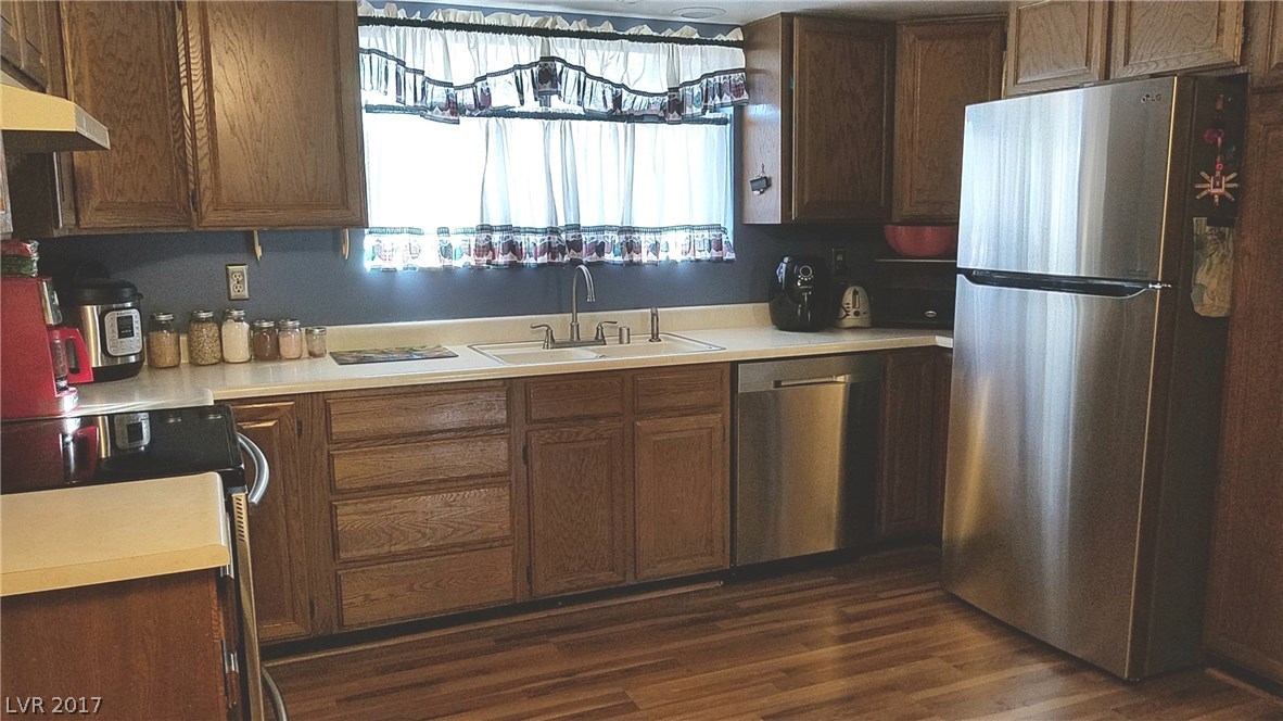 New dishwasher, new faucet & new refrigerator!