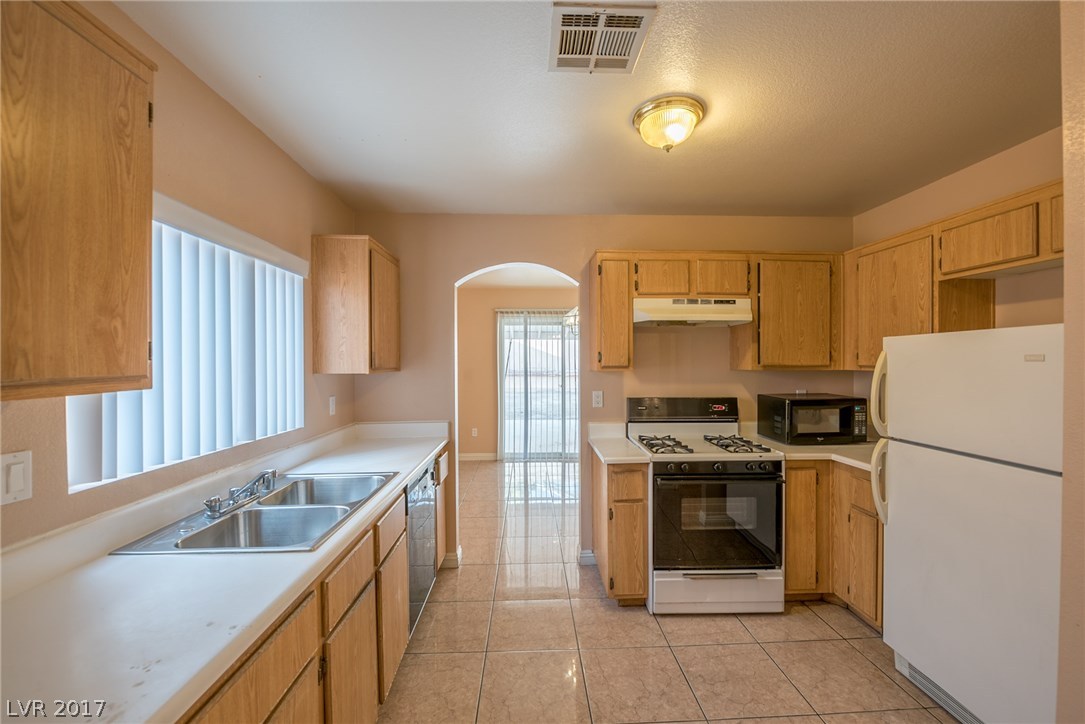 3677 STEINBECK Drive, North Las Vegas, Nevada 89115, 3 Bedrooms Bedrooms, 6 Rooms Rooms,3 BathroomsBathrooms,Residential Lease,Sold,3677 STEINBECK Drive,1947382
