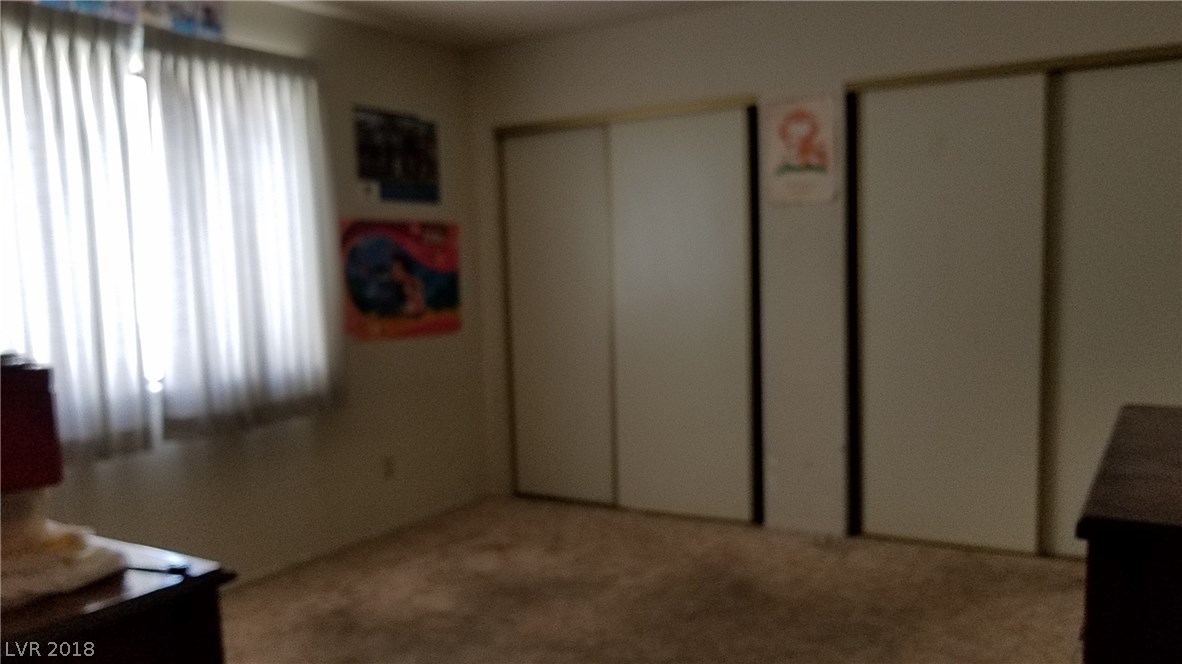 2nd bedroom has 2 closets