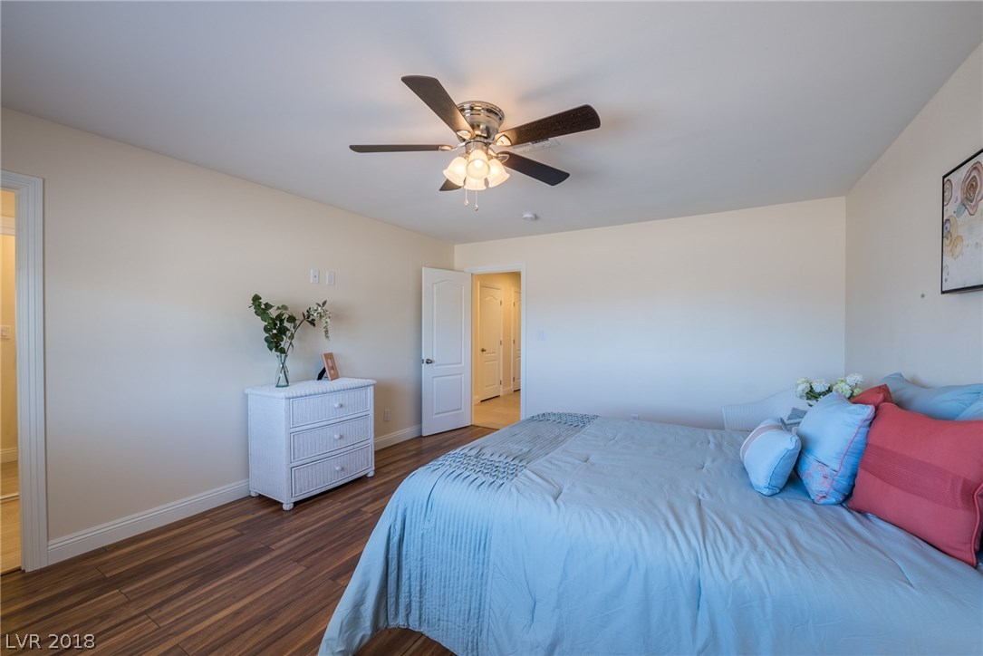 2nd Master Bedroom offers a great space for all your needs, plus an on-suite bathroom.