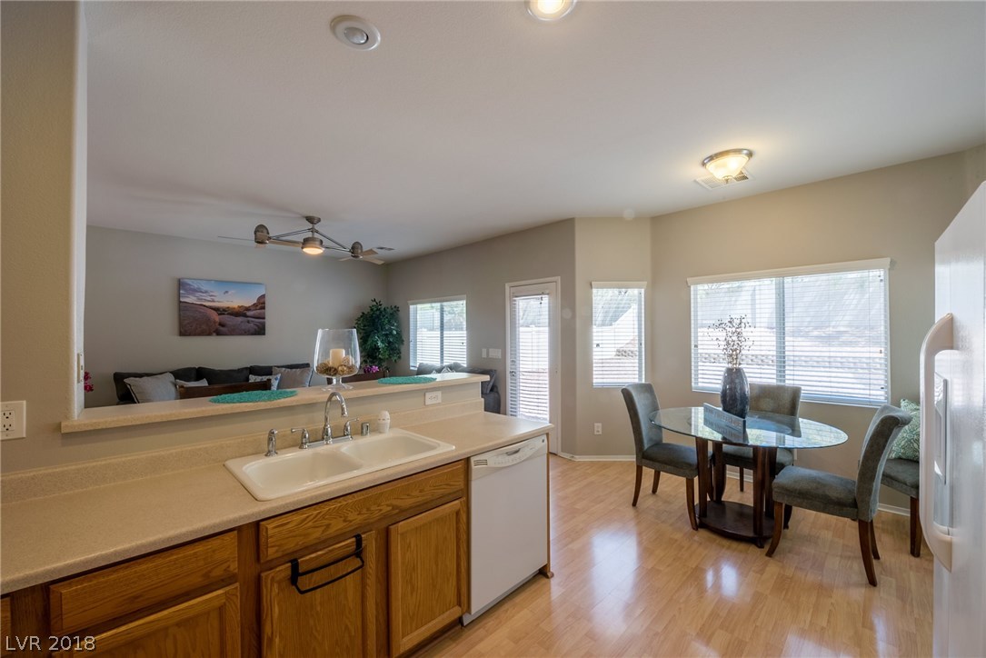 Kitchen sink overlooks breakfast bar and living room area which is perfect to be able to attend to your company while still in the​​‌​​​​‌​​‌‌​‌‌​​​‌‌​‌​‌​‌​​​‌​​ kitchen.