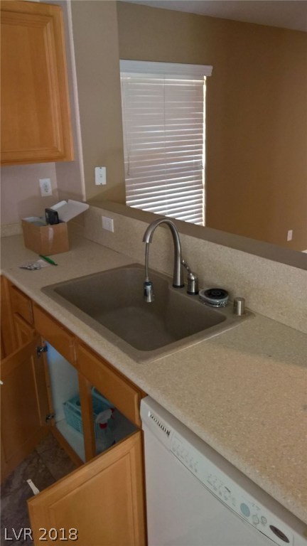 Kitchen sink with touch faucet
