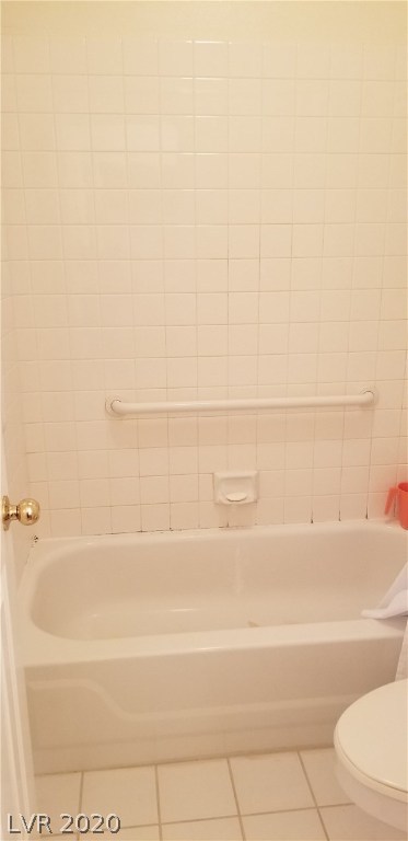 Master Bath with tub/shower combo & grab bar