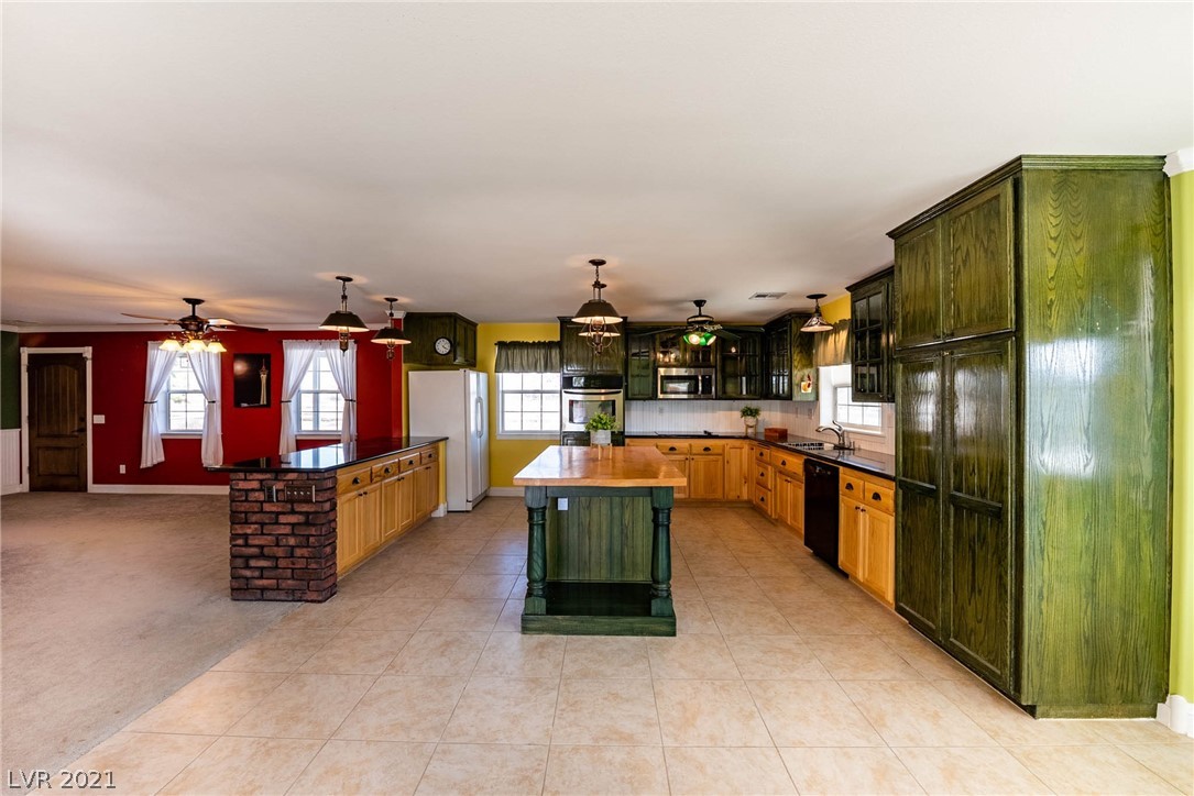 Gorgeous custom Farm-House kitchen, with super functional layout.