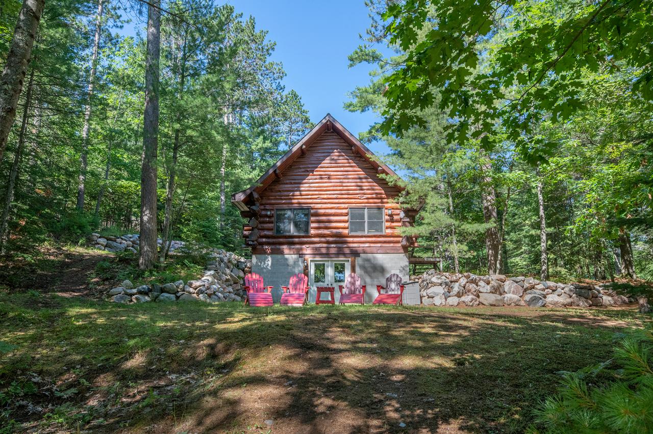 Arbutus Lake Property 4281 Red Pine Dr Photo 1