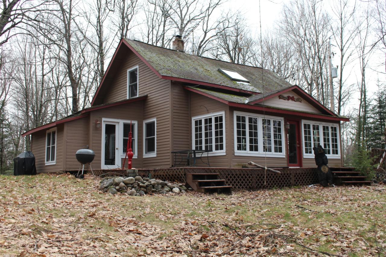 Lac Vieux Desert Property 2940 South Shore Rd Photo 1