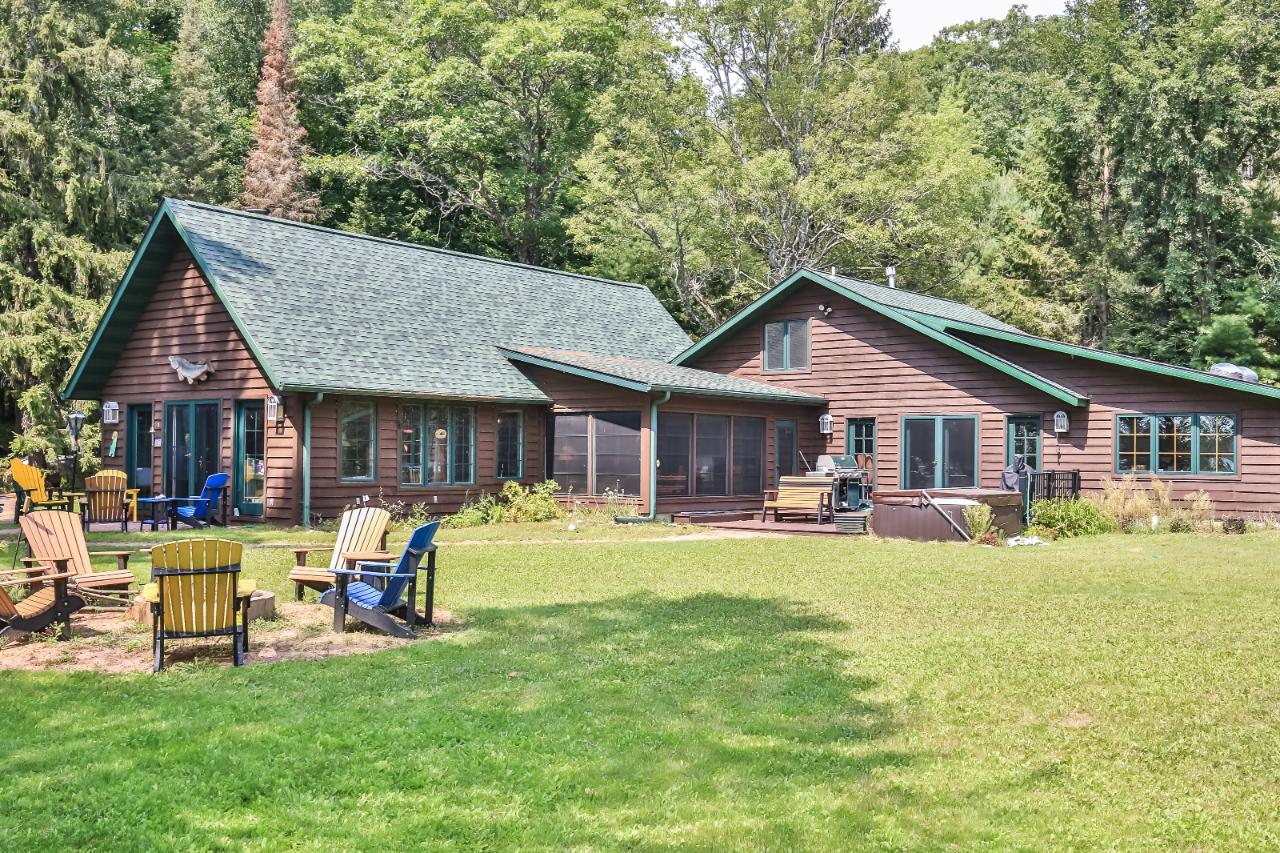 Picture 01 - Lost Lake Property 192924