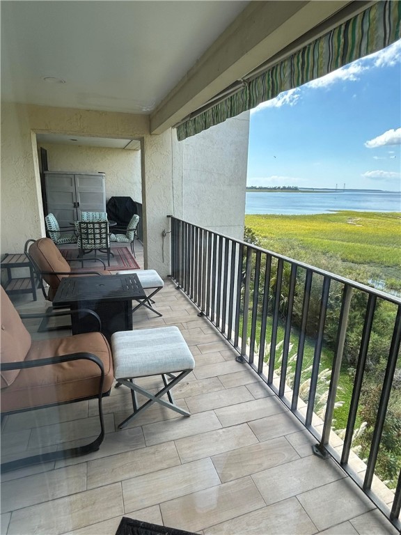 This newly renovated St. Simons condo has GORGEOUS views of the sound, Jekyll Island, and the Sidney Lanier Bridge! Watch boats sail by as you have your morning coffee or afternoon cocktail! Interior updates include brand new master bathroom & huge custom closet, stainless appliances, generous cabinetry space, separated dining nook and breakfast bar. The lock off efficiency can easily convert into separate living spaces with rental potential. 30 day requirement. Don't forget to check out the roof top pool! Sold furnished!
