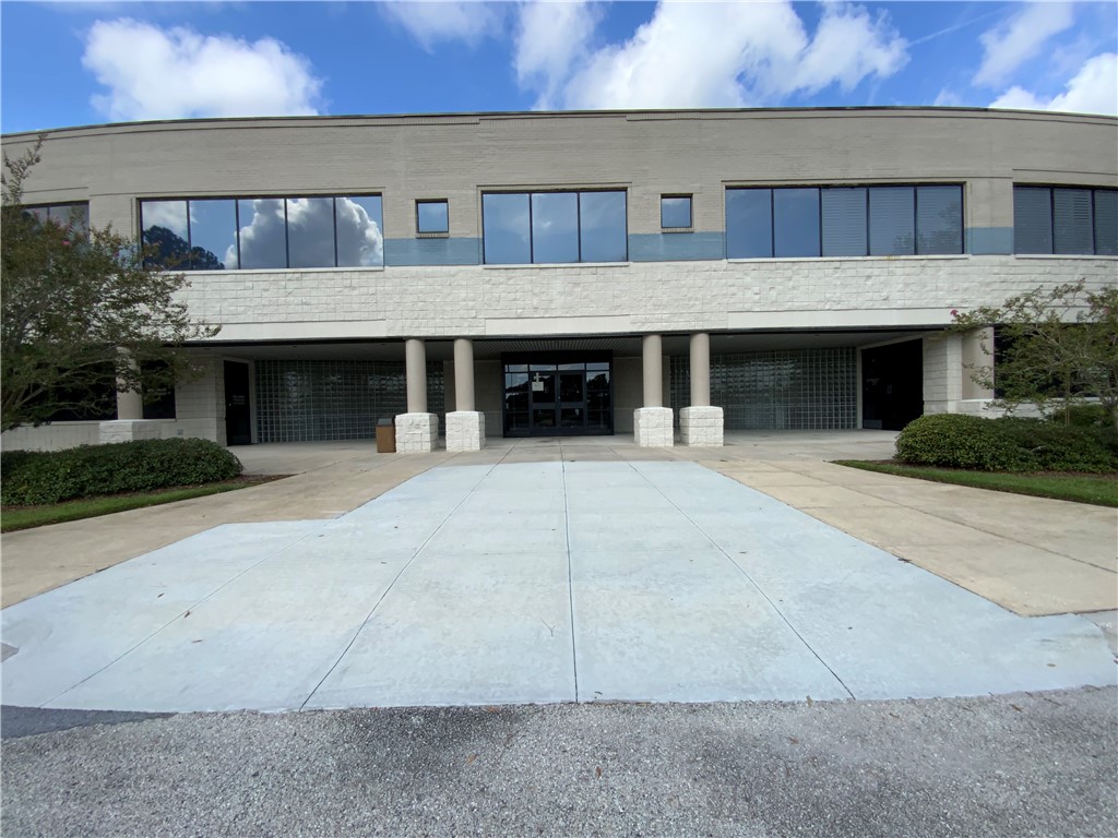 This 920 sq ft unit is ready for your next business--conveniently located approximately 1 mile east of I-95 and 2 miles from Southeast Georgia Health Care System; this office would be perfect for any medical practice, spa-like services, consulting services, etc.  It had 6 rooms and two restrooms.  Ideally, a reception area, waiting area, 3 offices/exam rooms and a break room.  This building is operated by a Property Owner's Association consisting of 13 units. There are 66 surface parking spaces and a common area upon entrance to the building; this unit is on the 2nd floor, conveniently located near the elevator. Showings on this property will begin on 9/21/23.