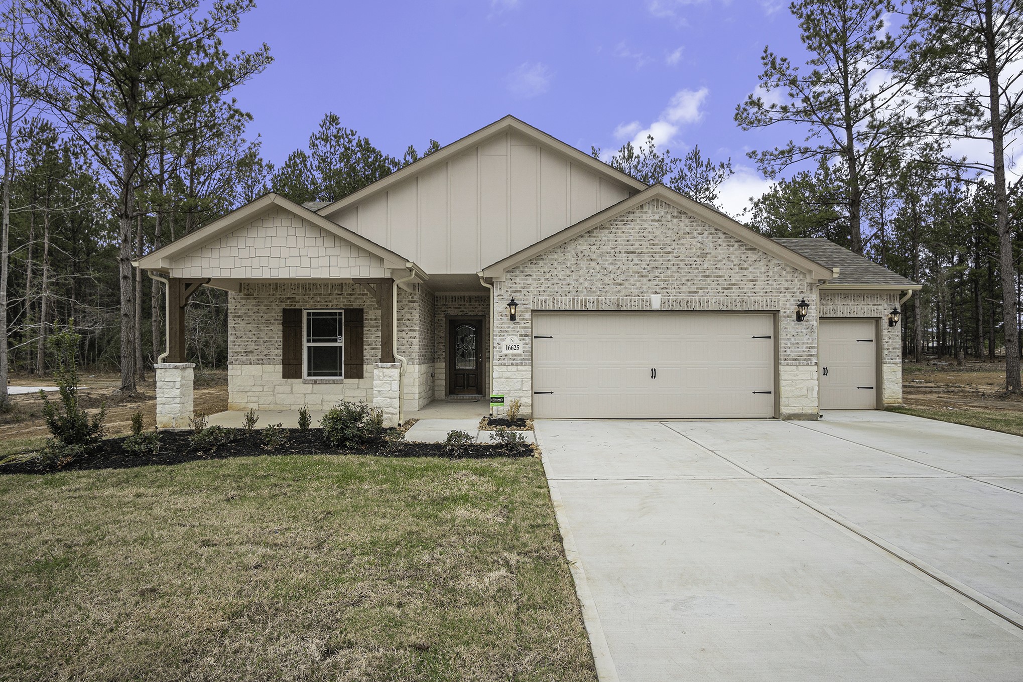 Fabulous New 1 story home on over 1 Acre Lot! Grayson Plan!  Hurry call and schedule your appointment today!