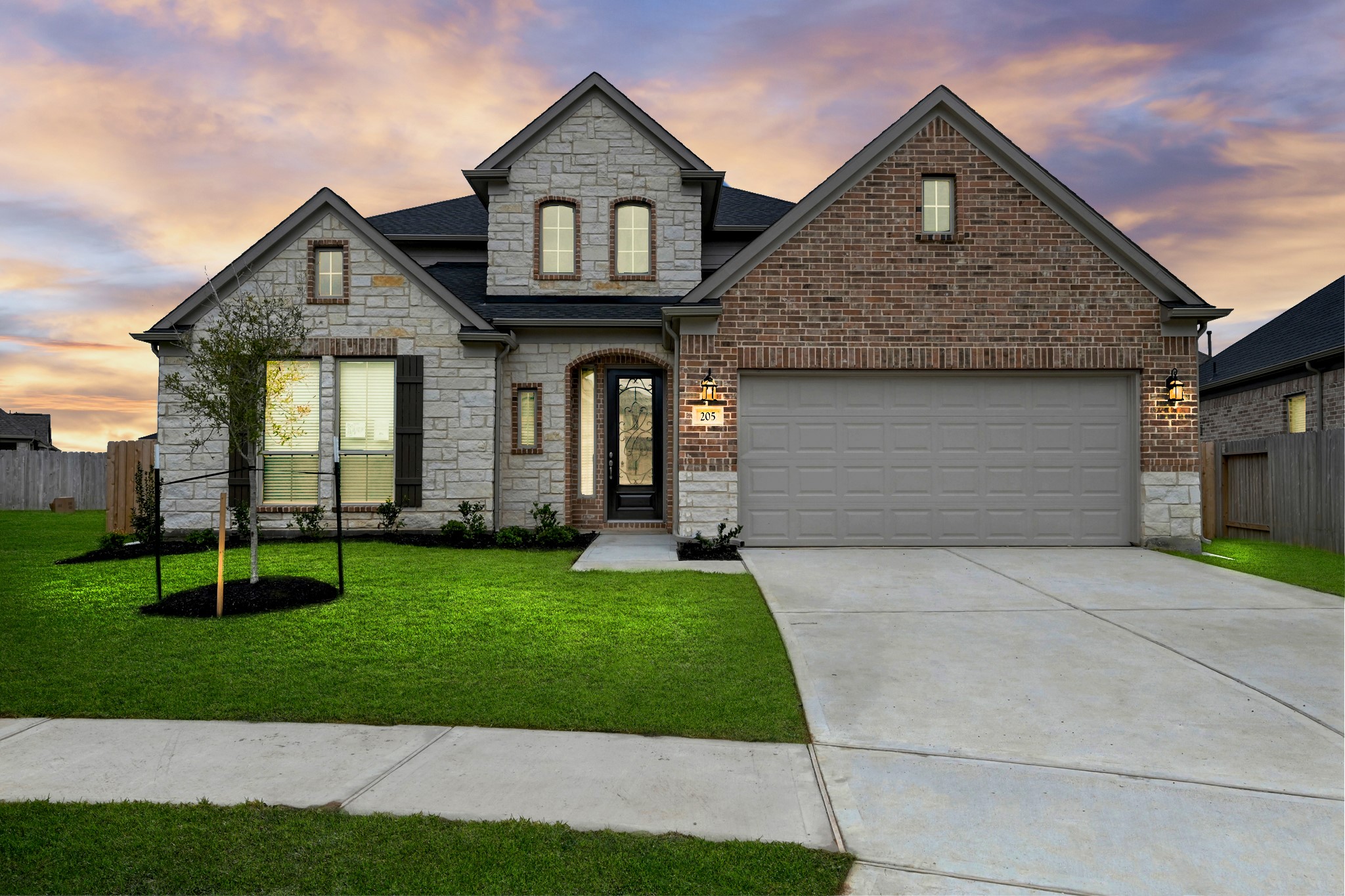 Welcome home to 205 Bright Bluff Circle located in the community of Beacon Hill and zoned to Waller ISD.