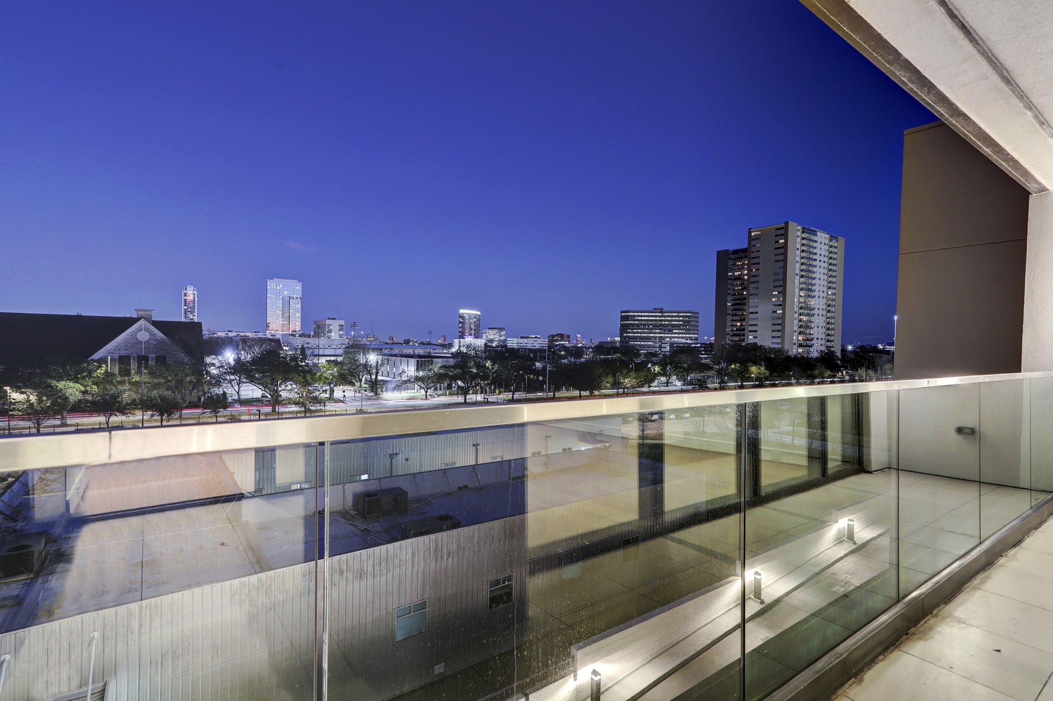 Host your next gathering surrounded by Houston skyline views, or enjoy after-dinner drinks under the stars.