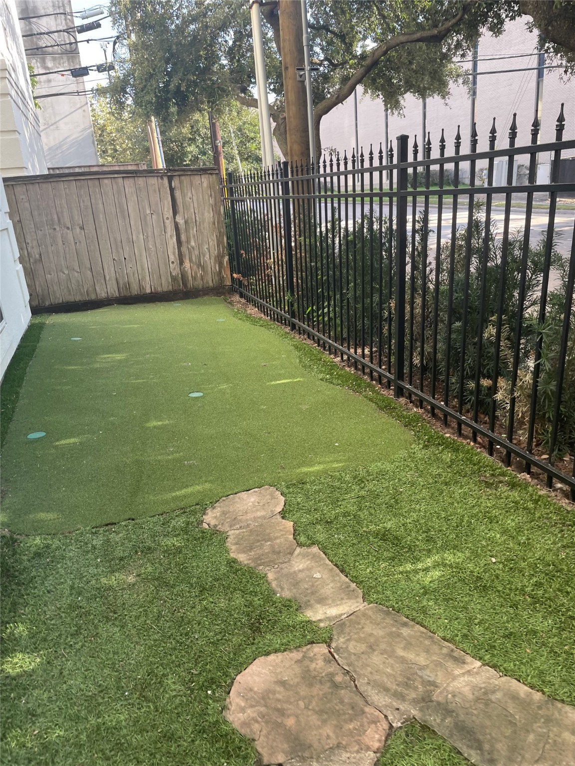 The backyard is a putting green!
