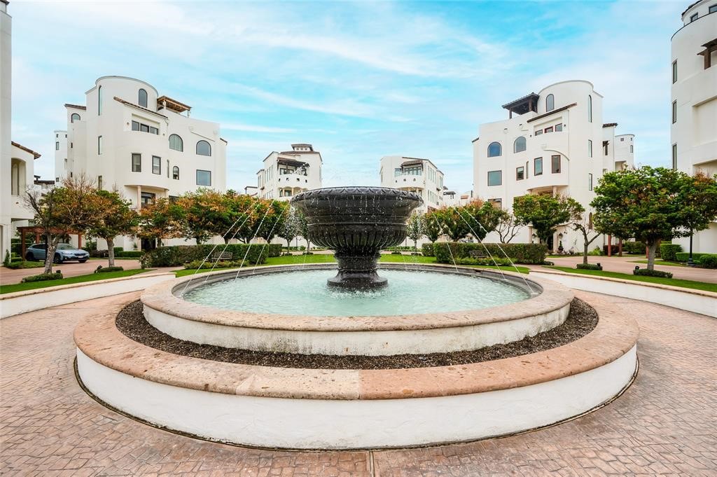 Located in the heart of the city, Caceres is a community unique to Inner Loop Houston, modeled after seaside Spanish villages is a quiet, guard gated community