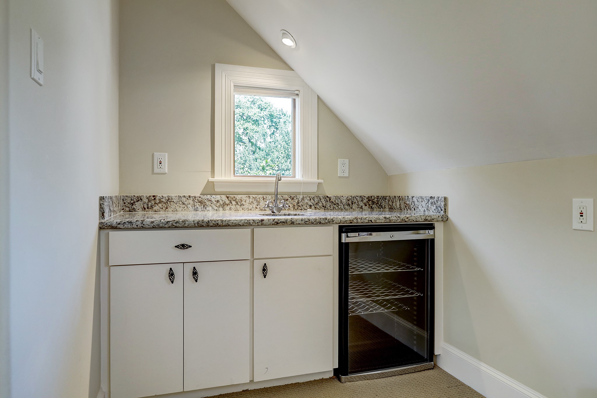 Game Room boasts a Kitchenette too!