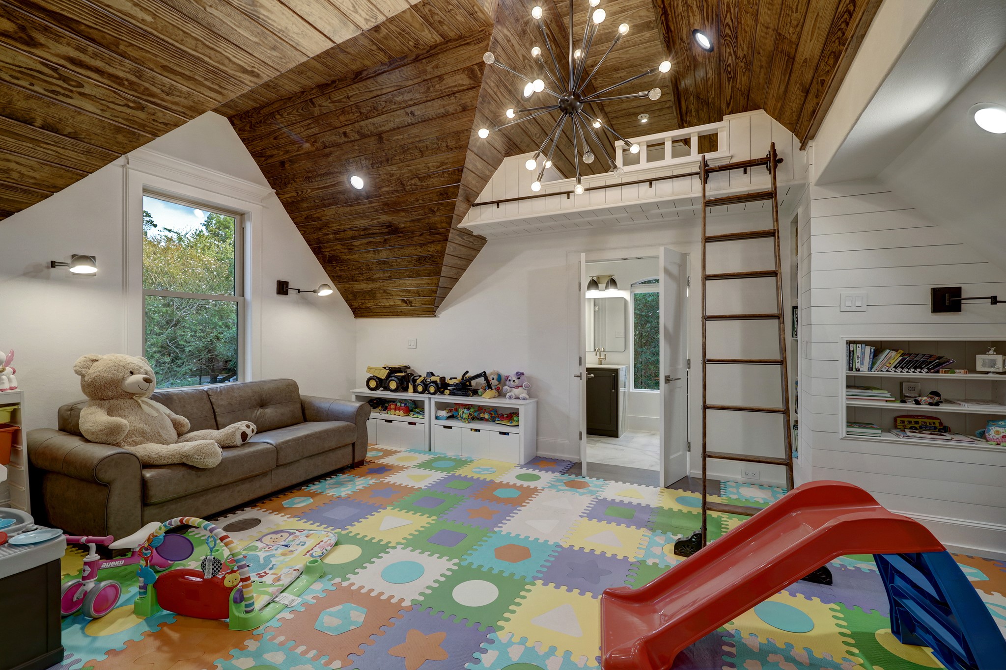 2016 Loft suite addition is every child's dream with enough room for extra beds, small library, loft and full bathroom.