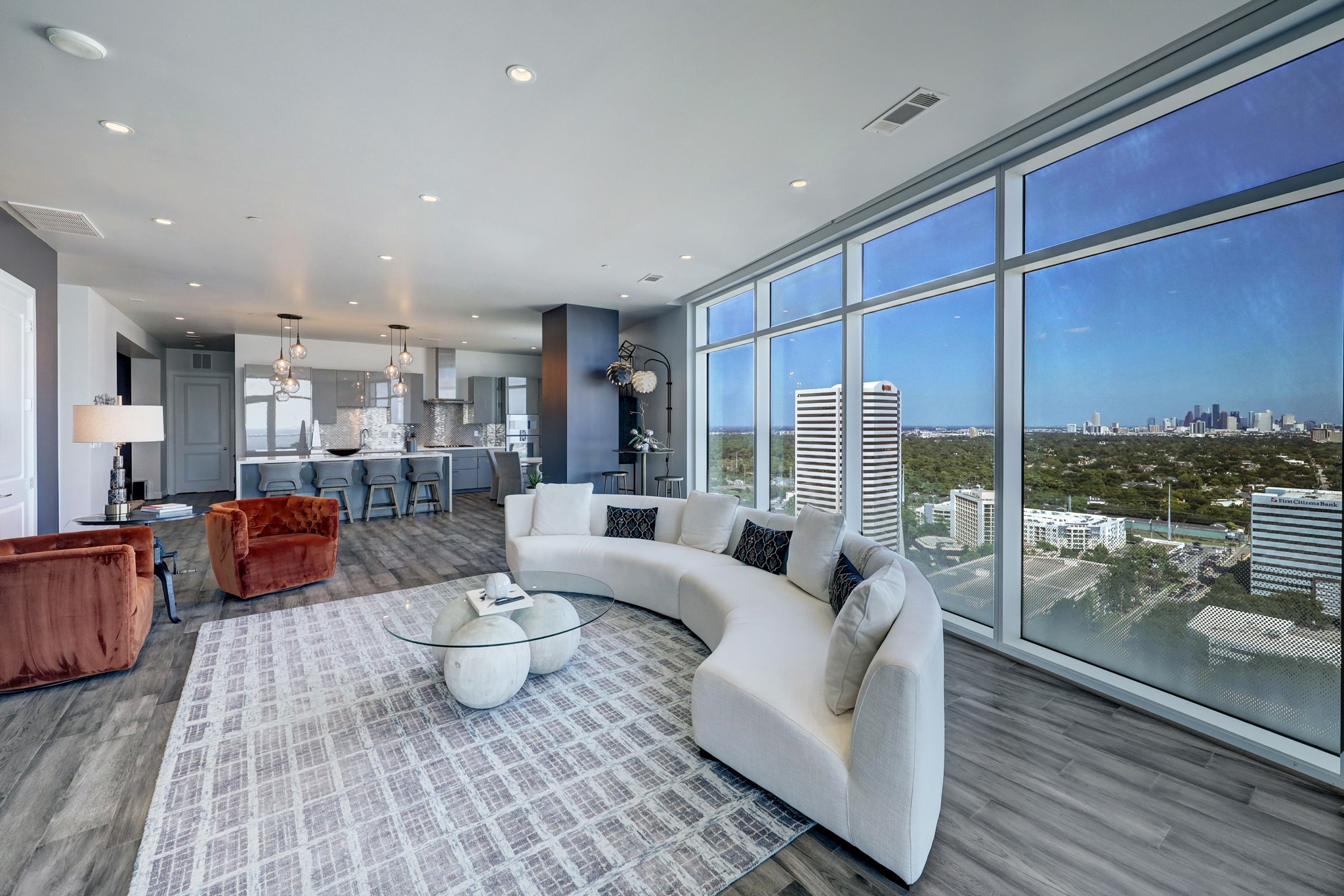 Beautiful open concept with breathtaking views from the 26th floor