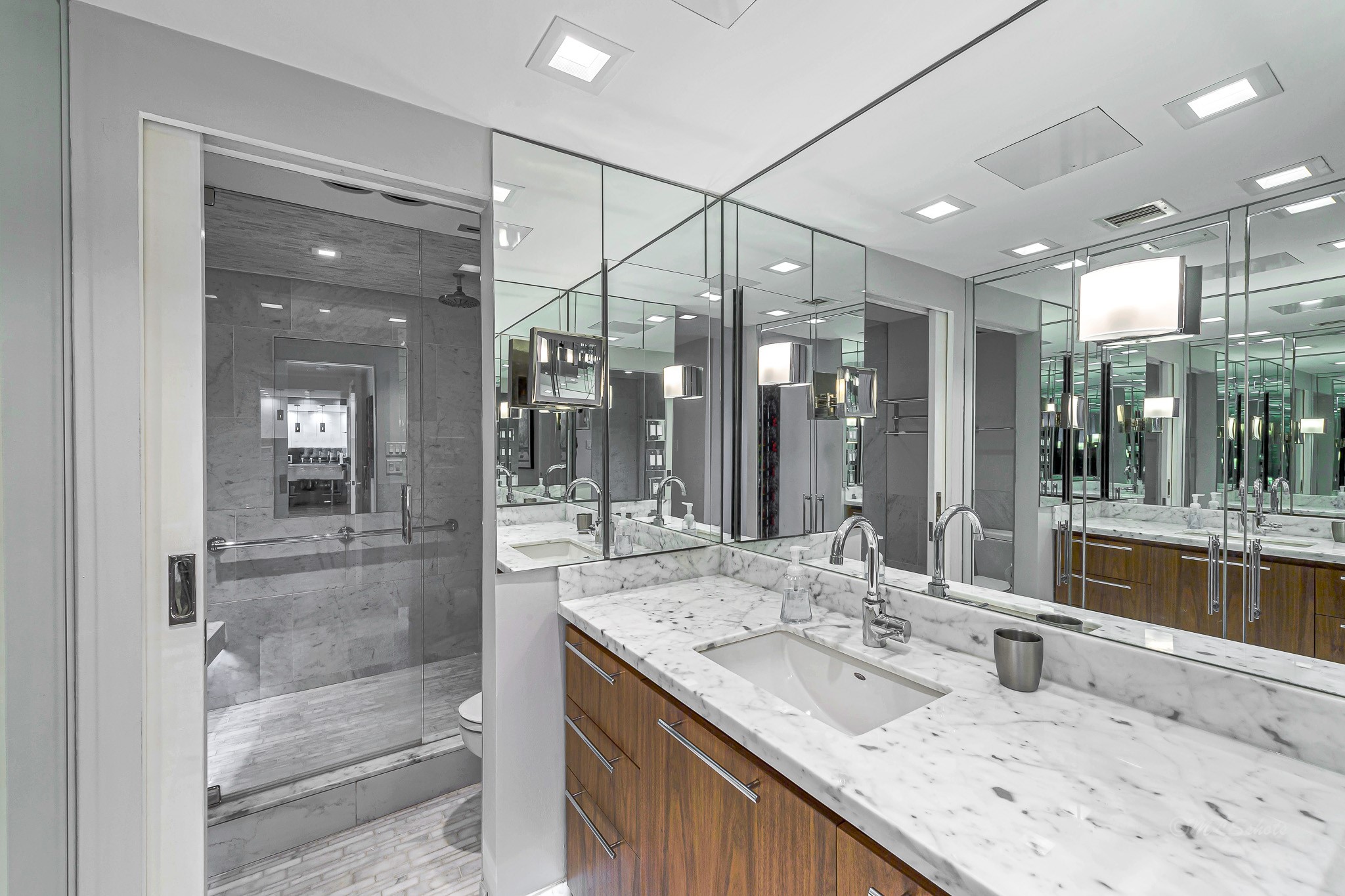 Luxurious primary bath with recessed lighting