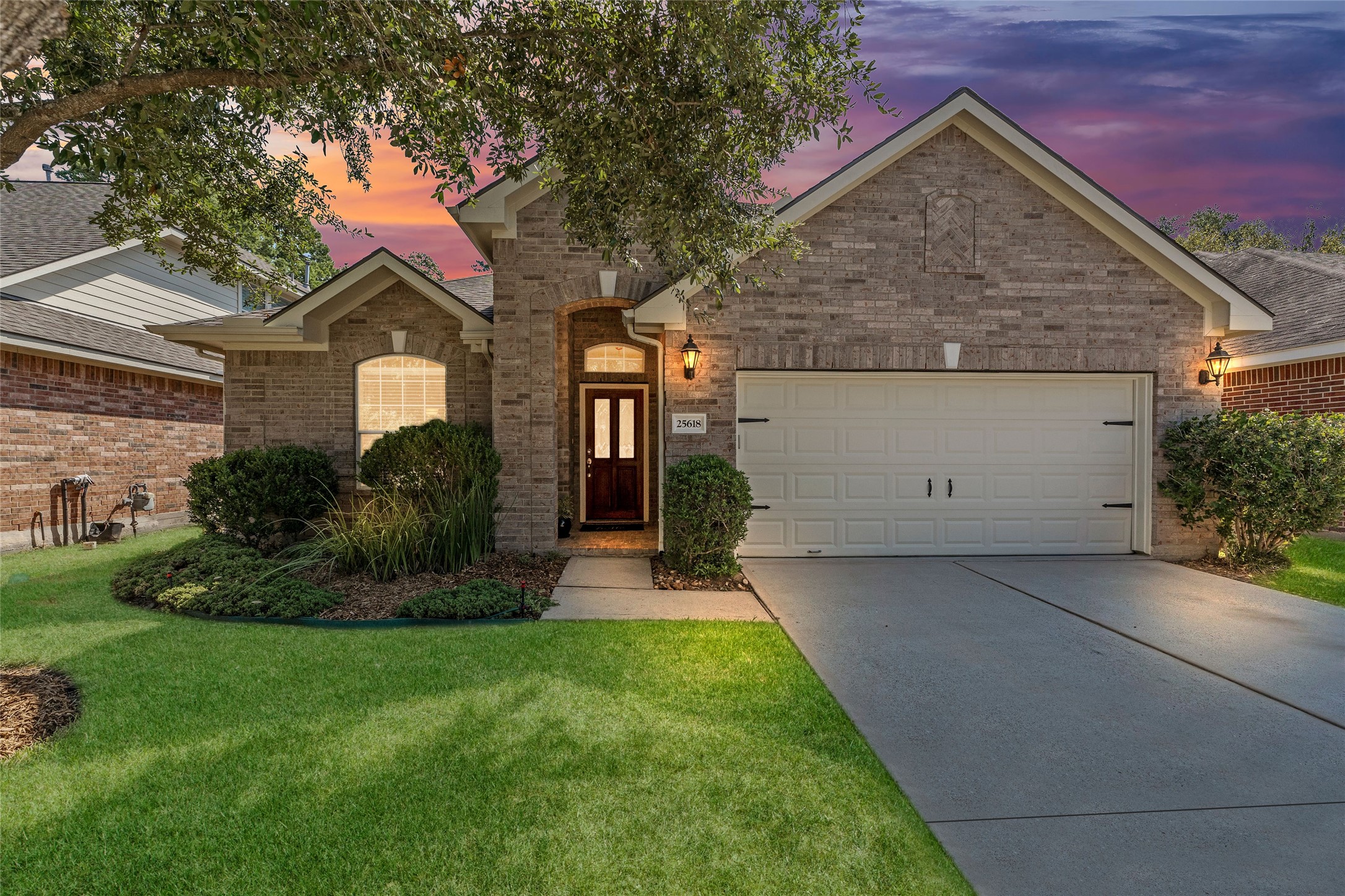 Experience peaceful living with convenient access to all the amenities you want! Zoned to the highly acclaimed Tomball ISD! Low tax rate of 2.67%