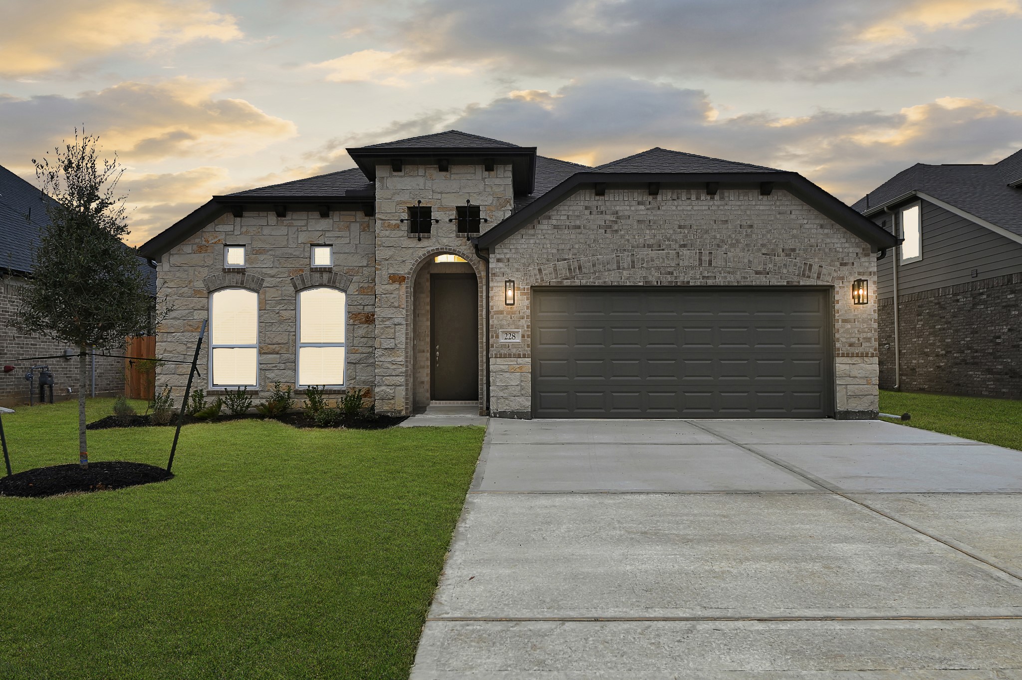 Welcome home to 228 Bright Bluff Circle located in the community of Beacon Hill and zoned to Waller ISD.