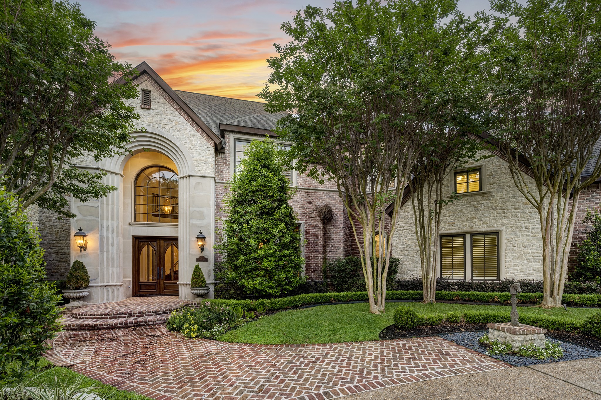 Stunning Crestwood Acres home custom-built by Peter Serebrenik and designed by Preston Wood. Gracious formals, beautiful millworks and finishes nestled in a secluded yet centrally located location near Memorial Park.