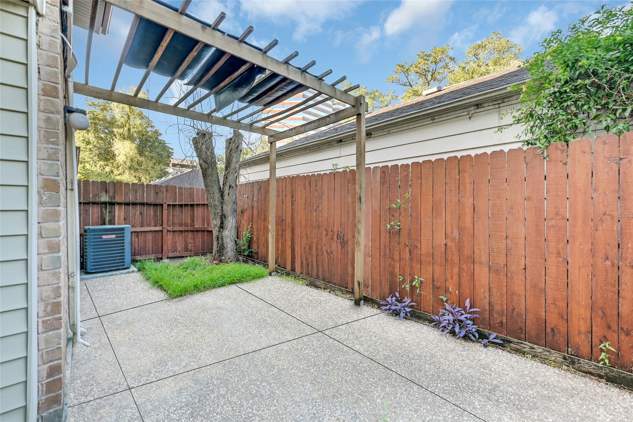 Whether you have plans for a garden or maximizing your entertaining potential, this huge space is yours to create a stunning and private piece of paradise in the city!