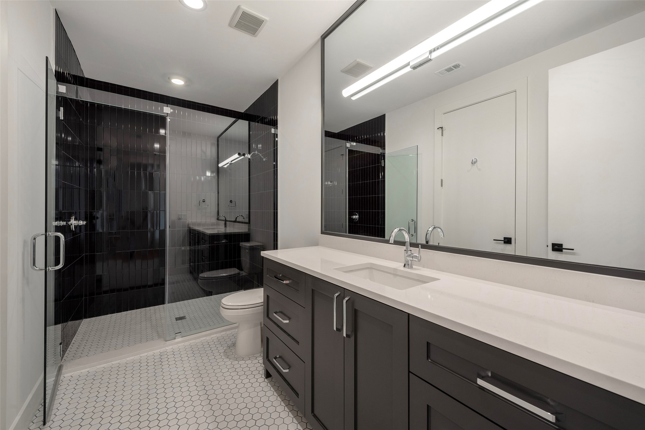 One of the secondary bathrooms...simply elegant!