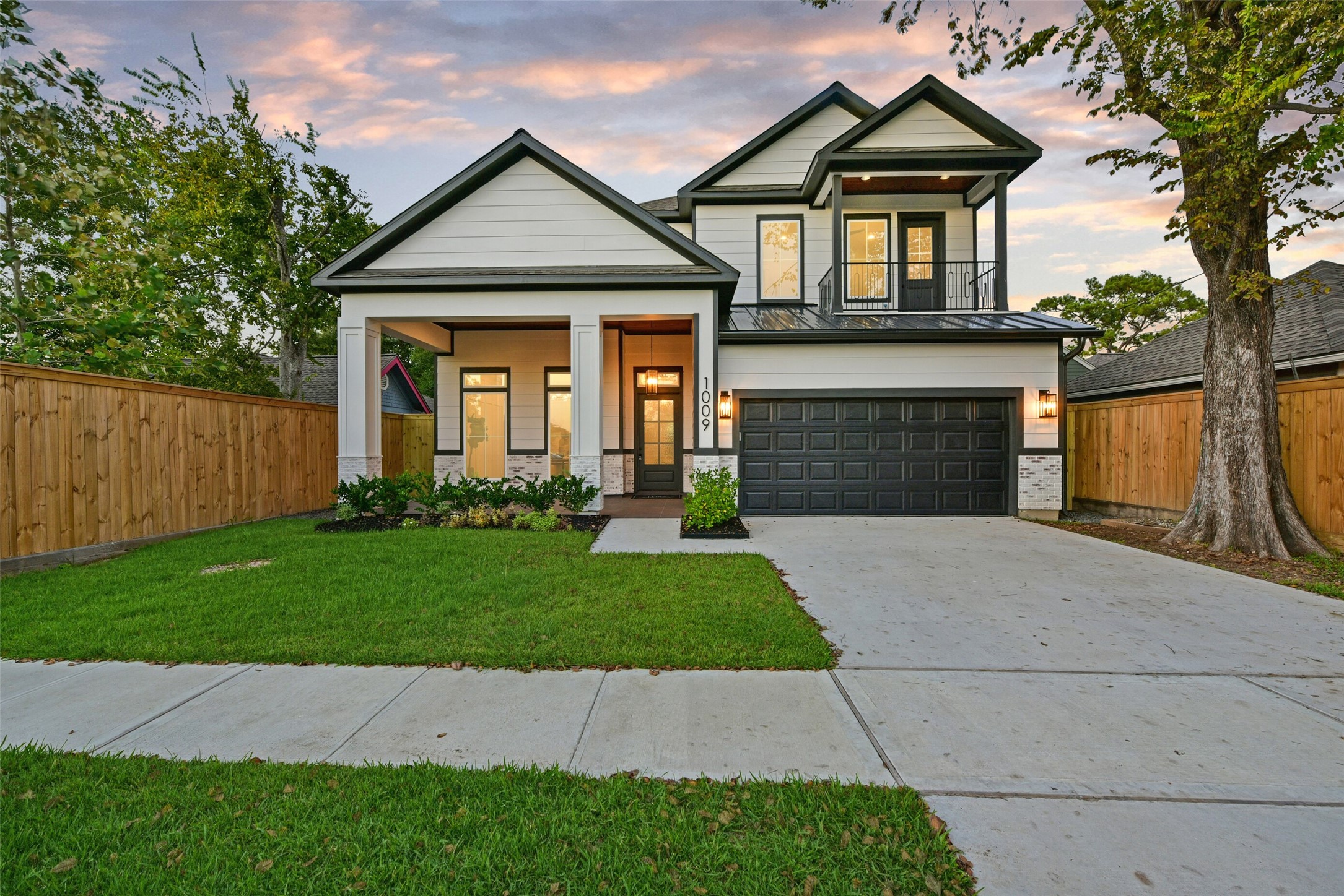 This craftsman style new construction in the Heights is across from Love Park, three blocks from some of the best restaurants the Heights has to offer and a block away from the Nicholson Hike and Bike trail.