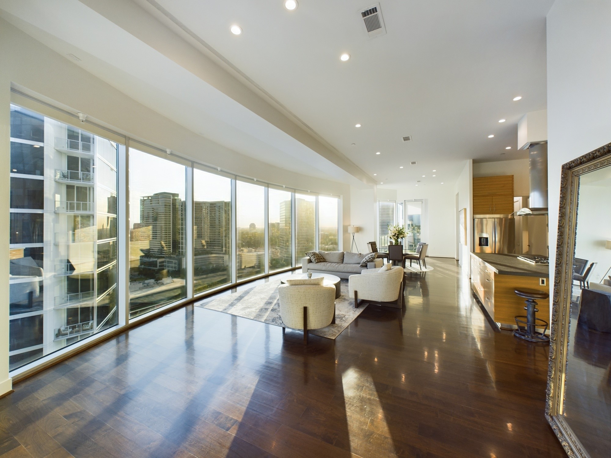 Sweeping Views from the Main Living Area