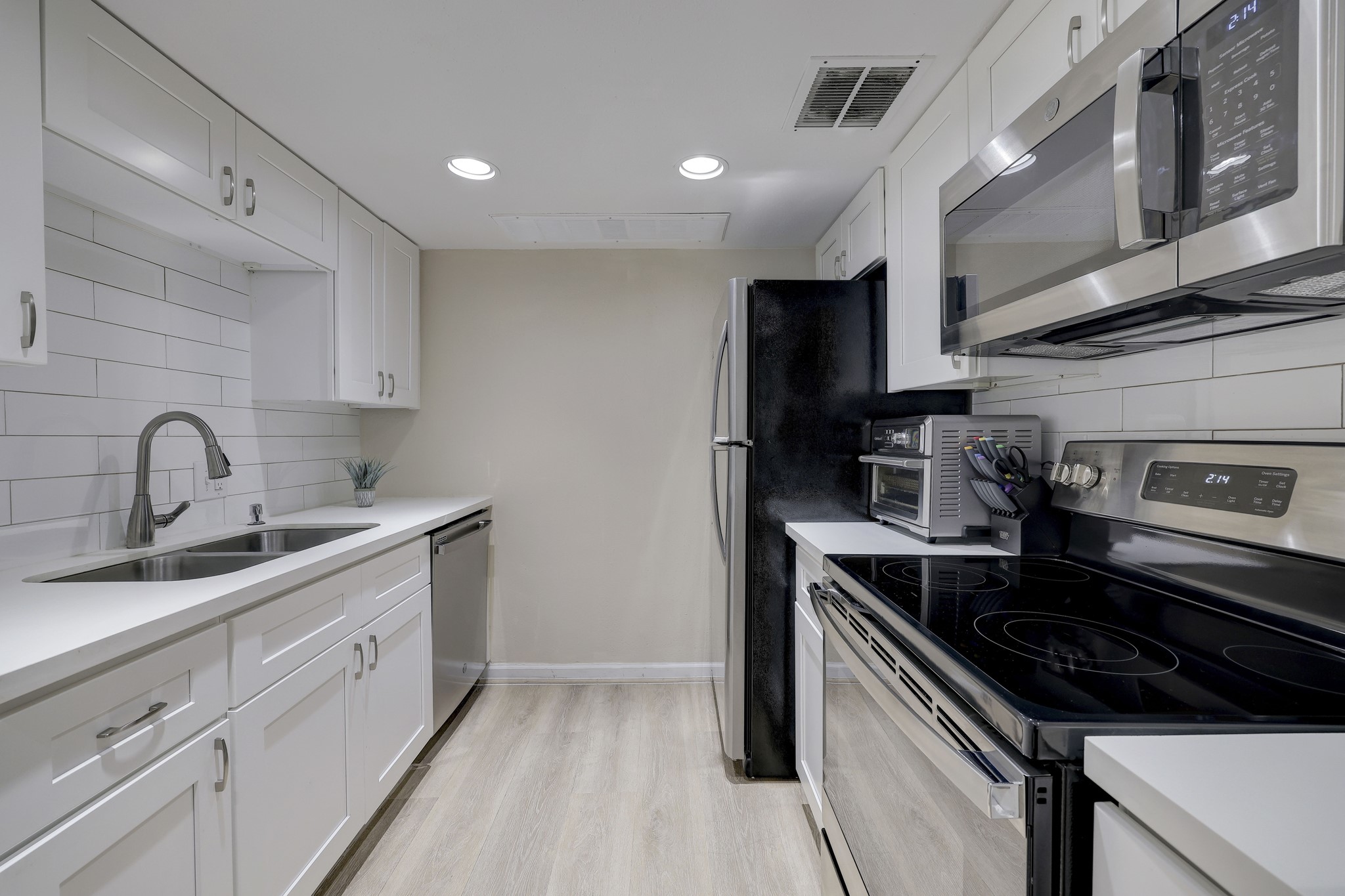 Chef's Dream! Lots of space and storage for all the chef appliances small and large!