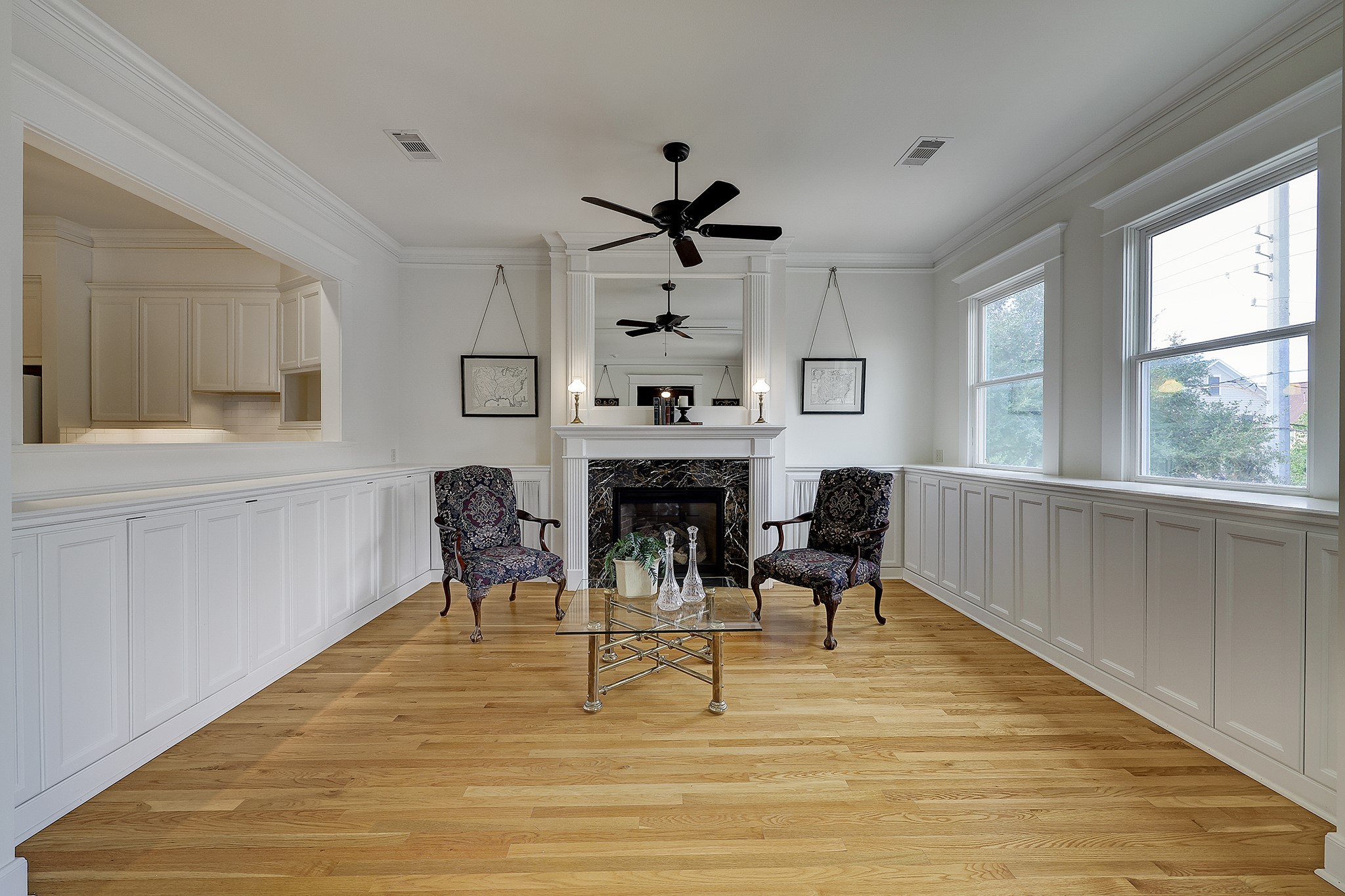 This comfortable home exudes quality and thoughtful design including furniture-grade built-ins for ample storage, crown molding, and picture
rail.