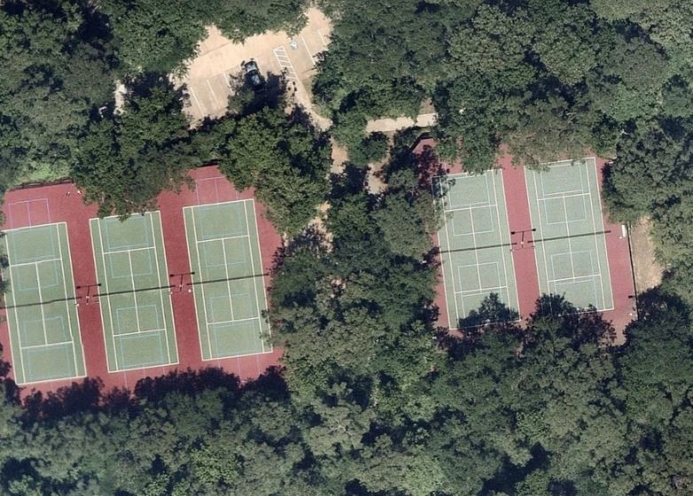 Shadow Bend Park tennis and pickle ball courts