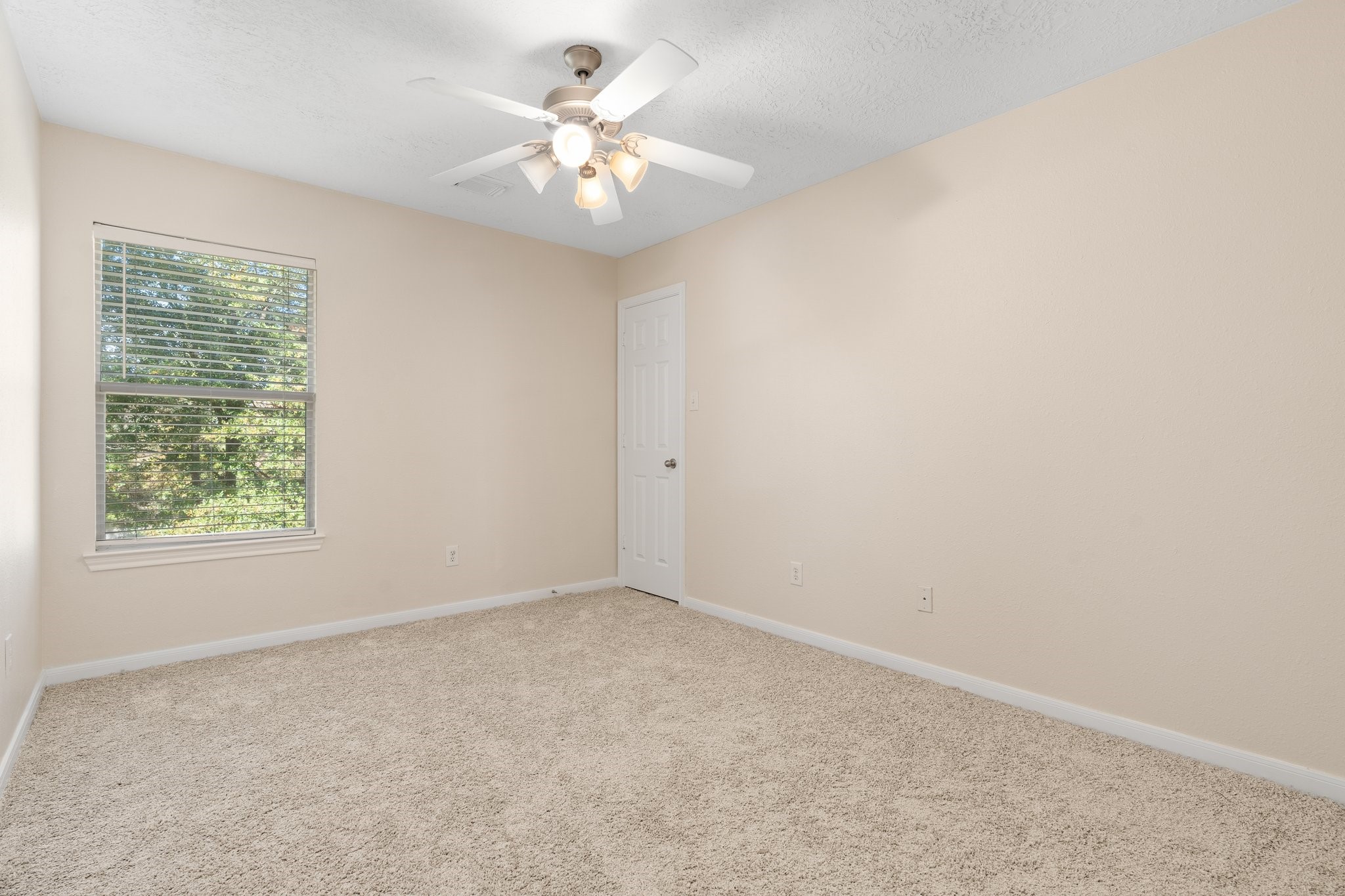 One of the 3 secondary bedrooms upstairs...space for everyone!