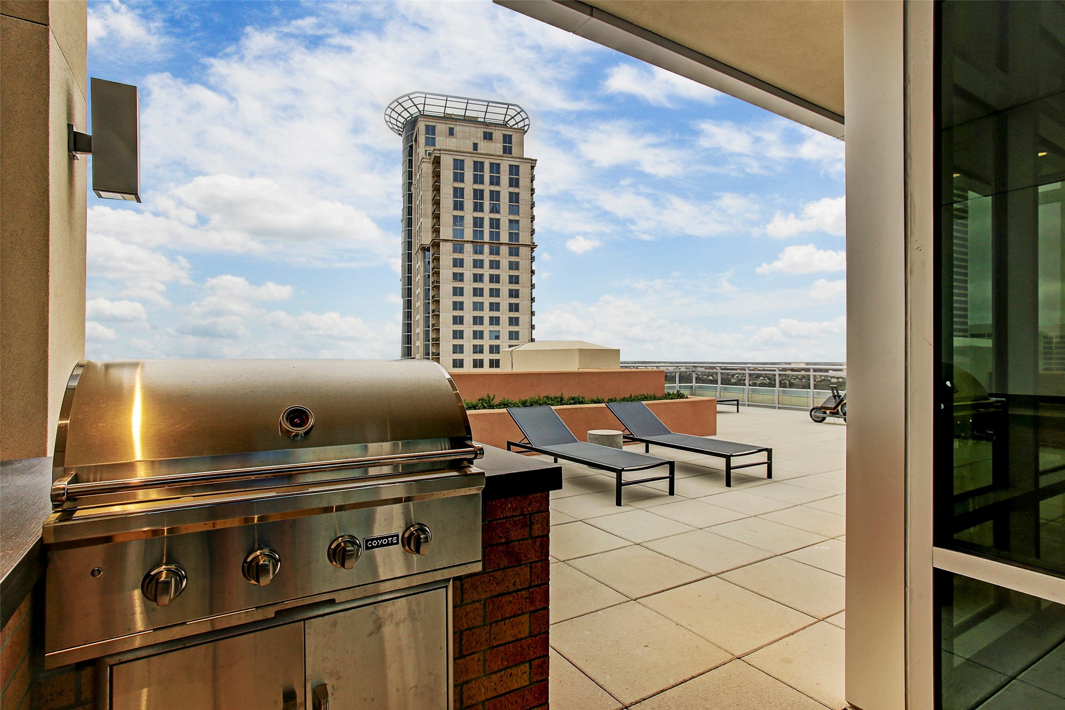 Also located on the top floor is the grill for easy entertaining and cooking.