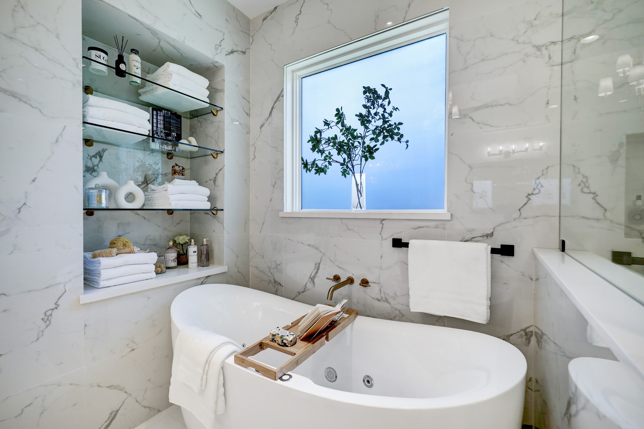 Soak the worries away and enjoy a hot bath (two tankless hot water heaters!!) in the jetted soaking tub.