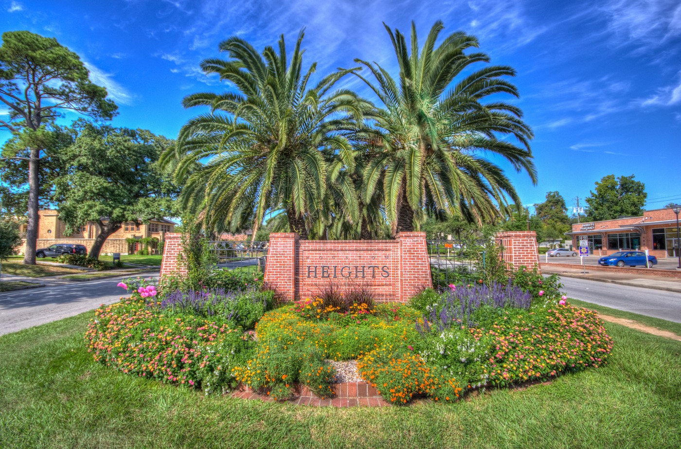 The Heights is a well-known historic district with numerous recreational venues, over 450 top-rated establishments, highly acclaimed schools, and convenient access to Houston's major thoroughfares.