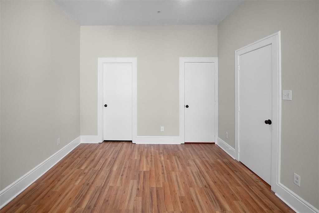 Bedroom 3rd floor with large walk in closet and access to secondary bathroom