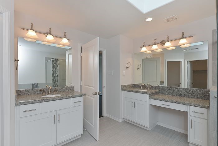 Primary Suite Bathroom
*Image depicts similar product at another ROC Homes community