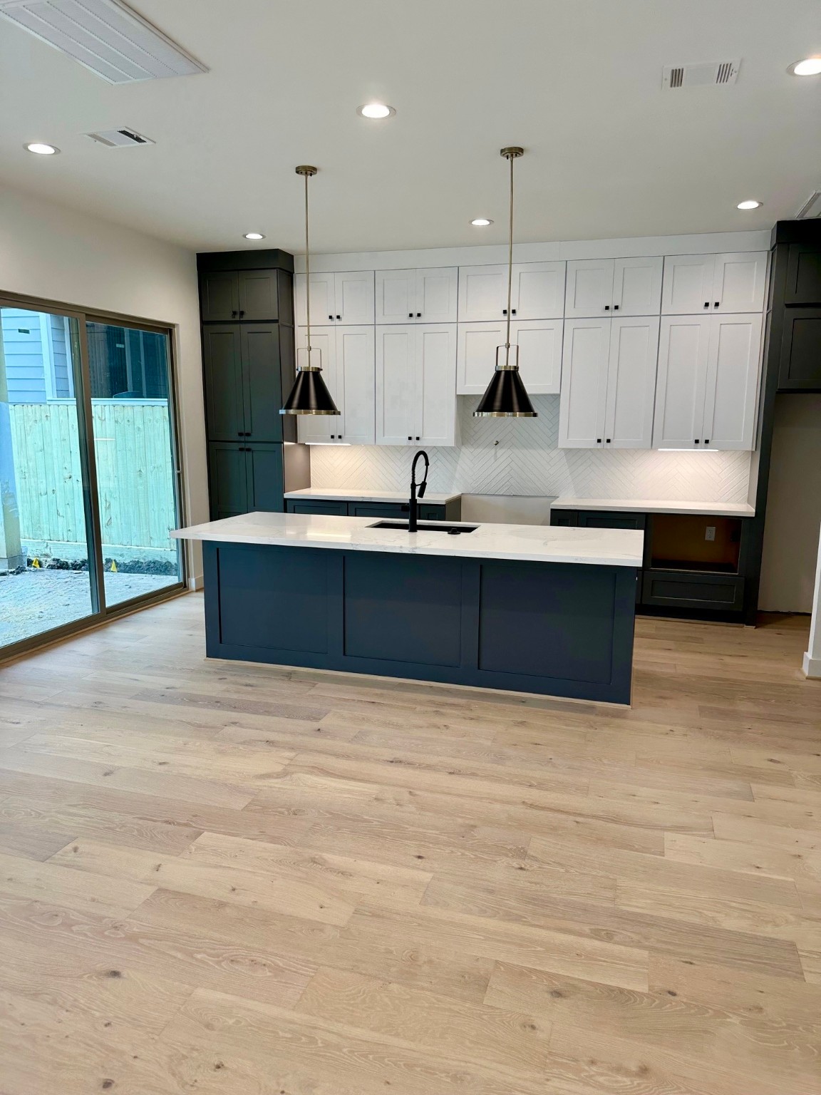 * PHOTO OF MODEL HOME * SELECTIONS MAY VARY * PHOTOS MAY SHOW A SIMILAR FLOOR PLAN AND/OR UPGRADED/ALTERNATIVE FINISHES * Please use these photos as a guide ONLY * Virtual Staging *