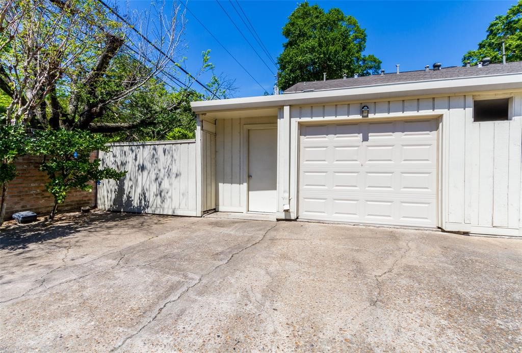 Detached 1 Car garage with added storage, easy access to your home!~