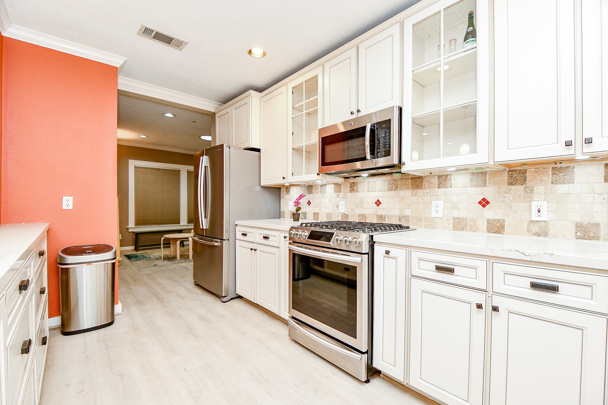 All stainless steel appliances with the refrigerator included!
