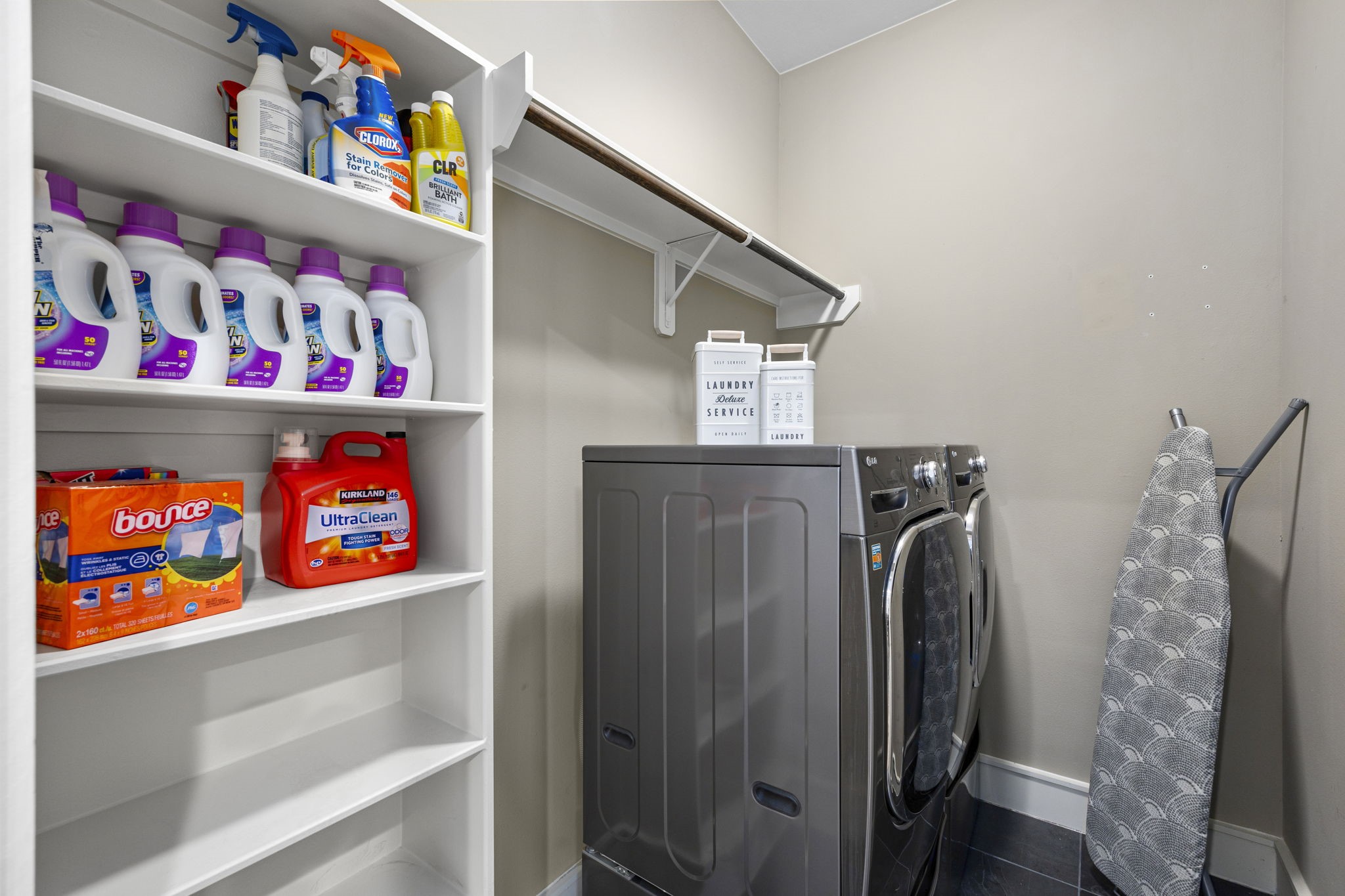 Laundry Room featuring Stainless Steel Washer & Dryer located on the 2nd Floor! 322 Patterson St., Houston, TX  77007