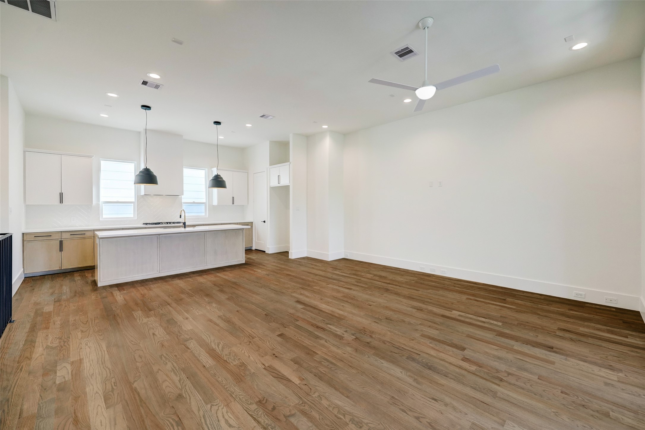 You’ll find a transitional design with exceptional premium finishes including an abundance of natural light, stunning hardwood floors, soaring 11’ ceilings and terrace, overlooking park.