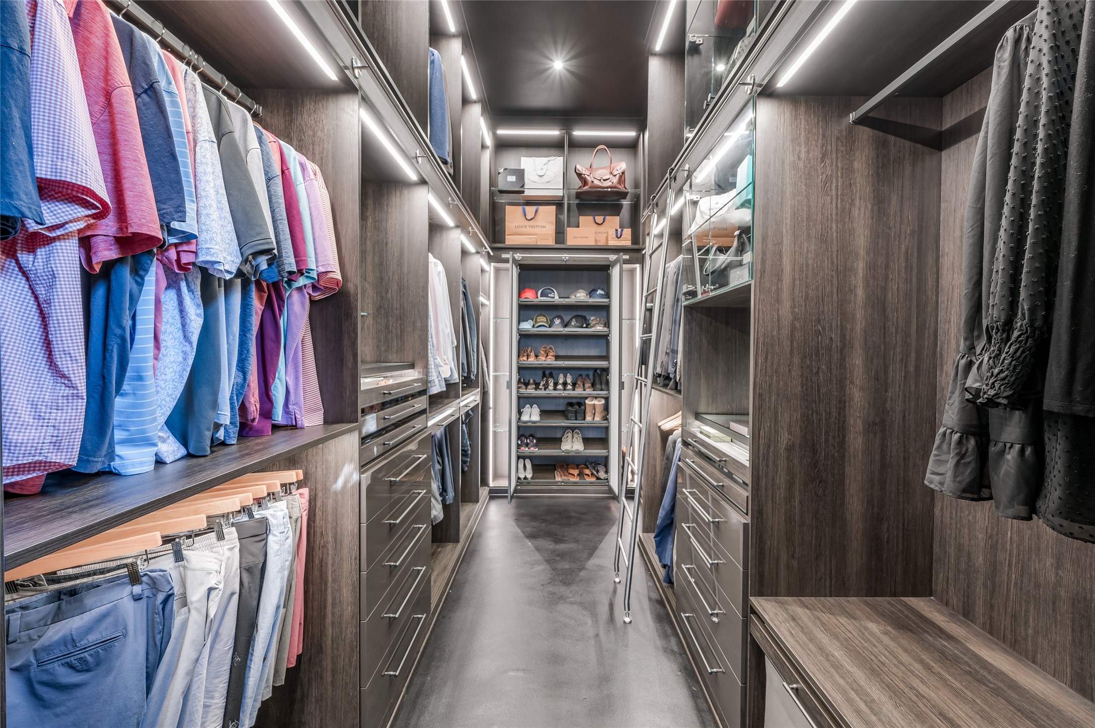 California Closets - A two level custom build with full LED lighting
