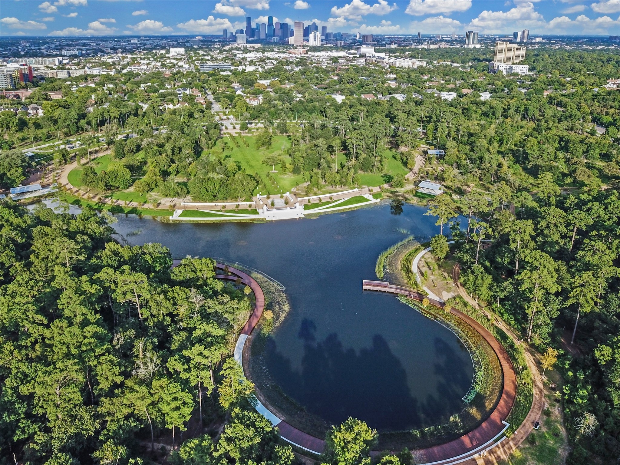 The new Eastern Glades provides something for everyone – from runners on the Seymour Lieberman Trail to picnicking families to students of ecology and those interested in Houston’s and the nation’s cultural history.