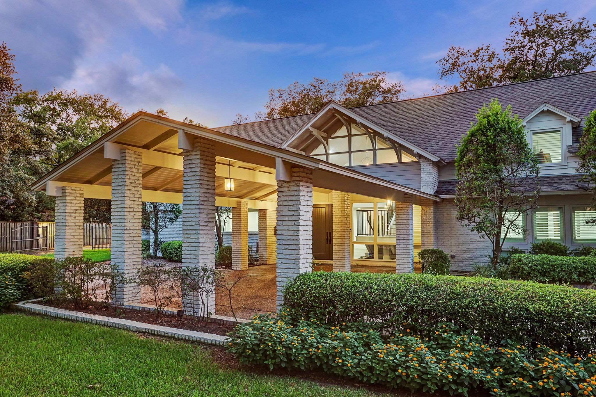 Live in one of Houston's premier neighborhoods and enjoy coming home to this beauty located on a lot just shy of an acre. The surprise is inside!