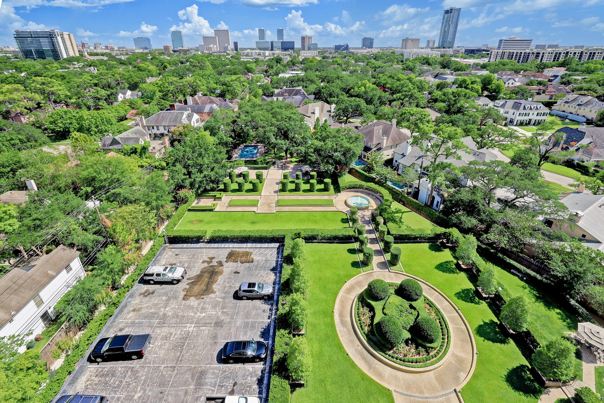 Manicured, stately grounds, dog park, outside parking, and views of Houston finest neighborhood!