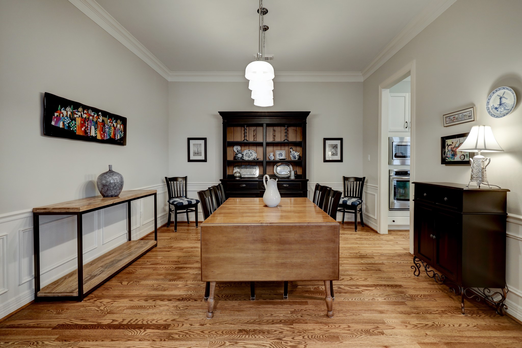 The dining room can easily accommodate a large dining table.