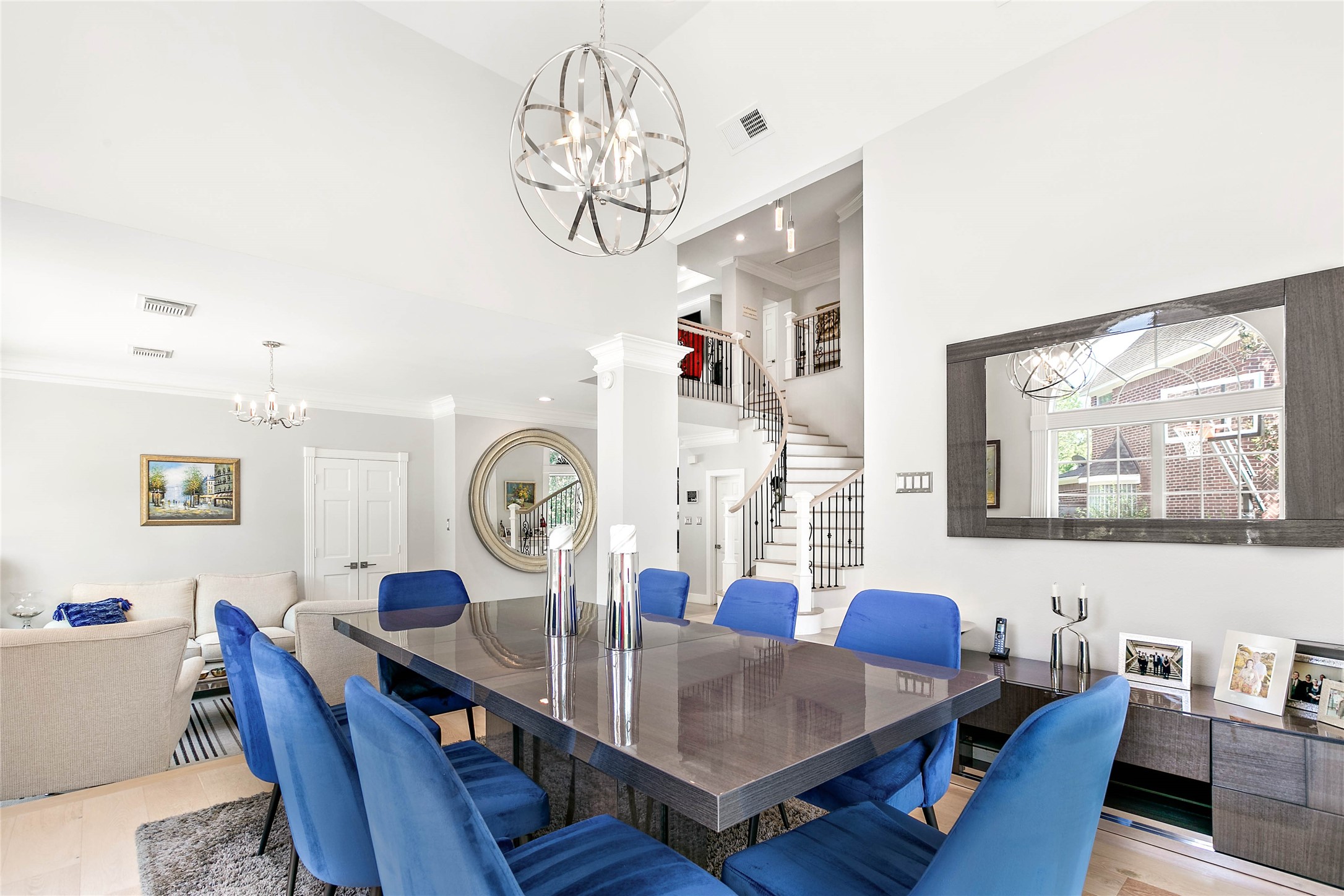 Make lasting memories during special occasions in this stunning formal dining room adjacent to the kitchen!
